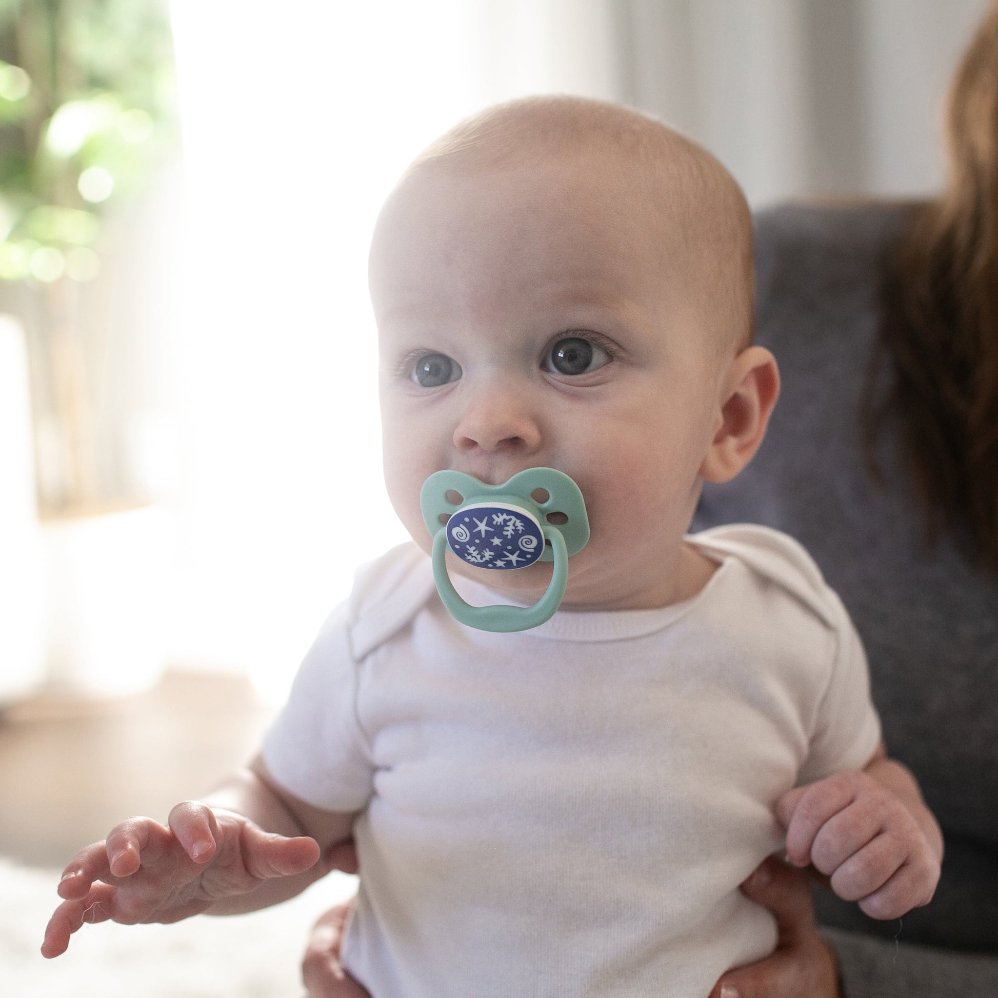 Advantage Baby Pacifier, Fully Symmetrical, Silicone Bulb, 0-6M, BPA Free, Sunrise/Glow, 4 Pack