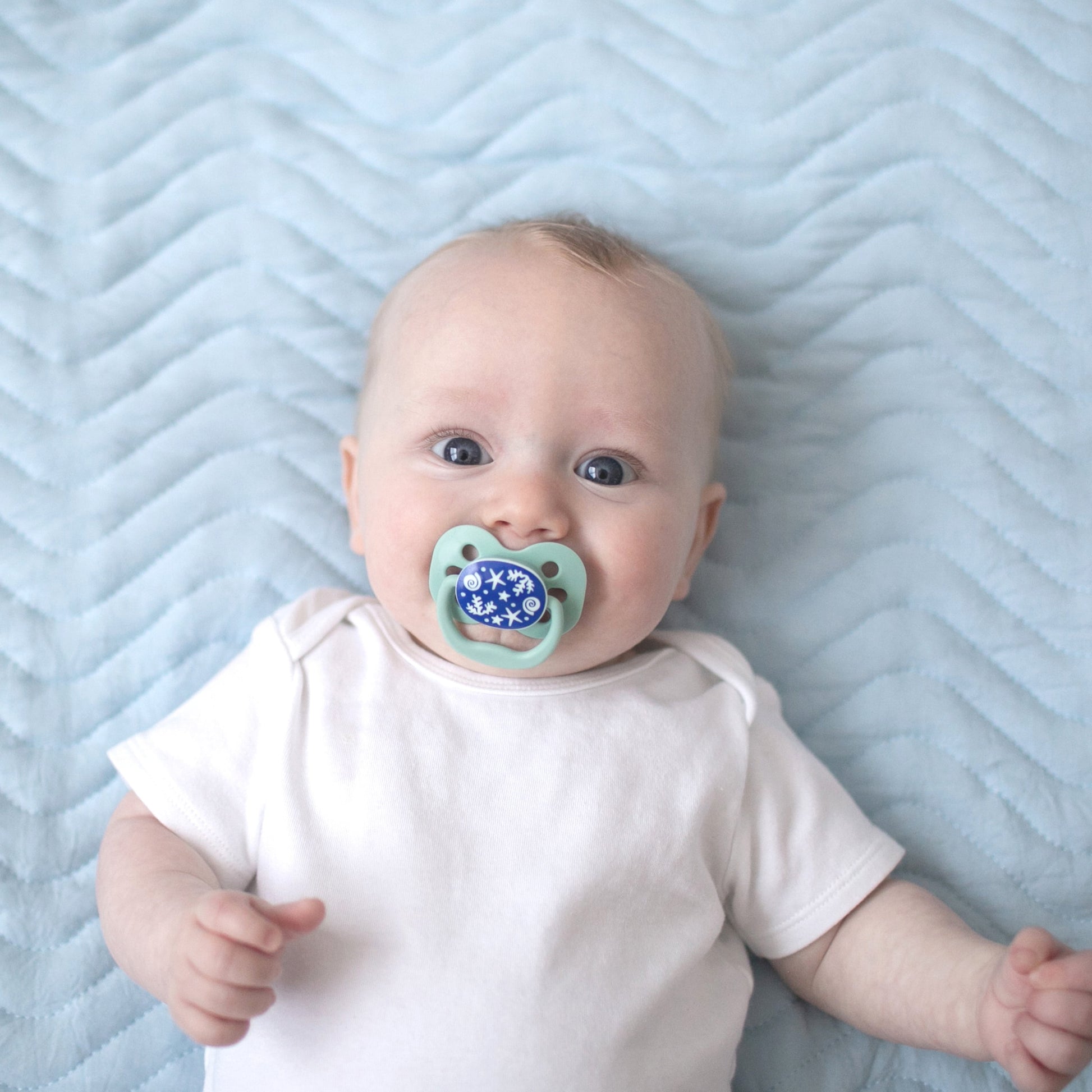 Advantage Baby Pacifier, Fully Symmetrical, Silicone Bulb, 0-6M, BPA Free, Sunrise/Glow, 4 Pack