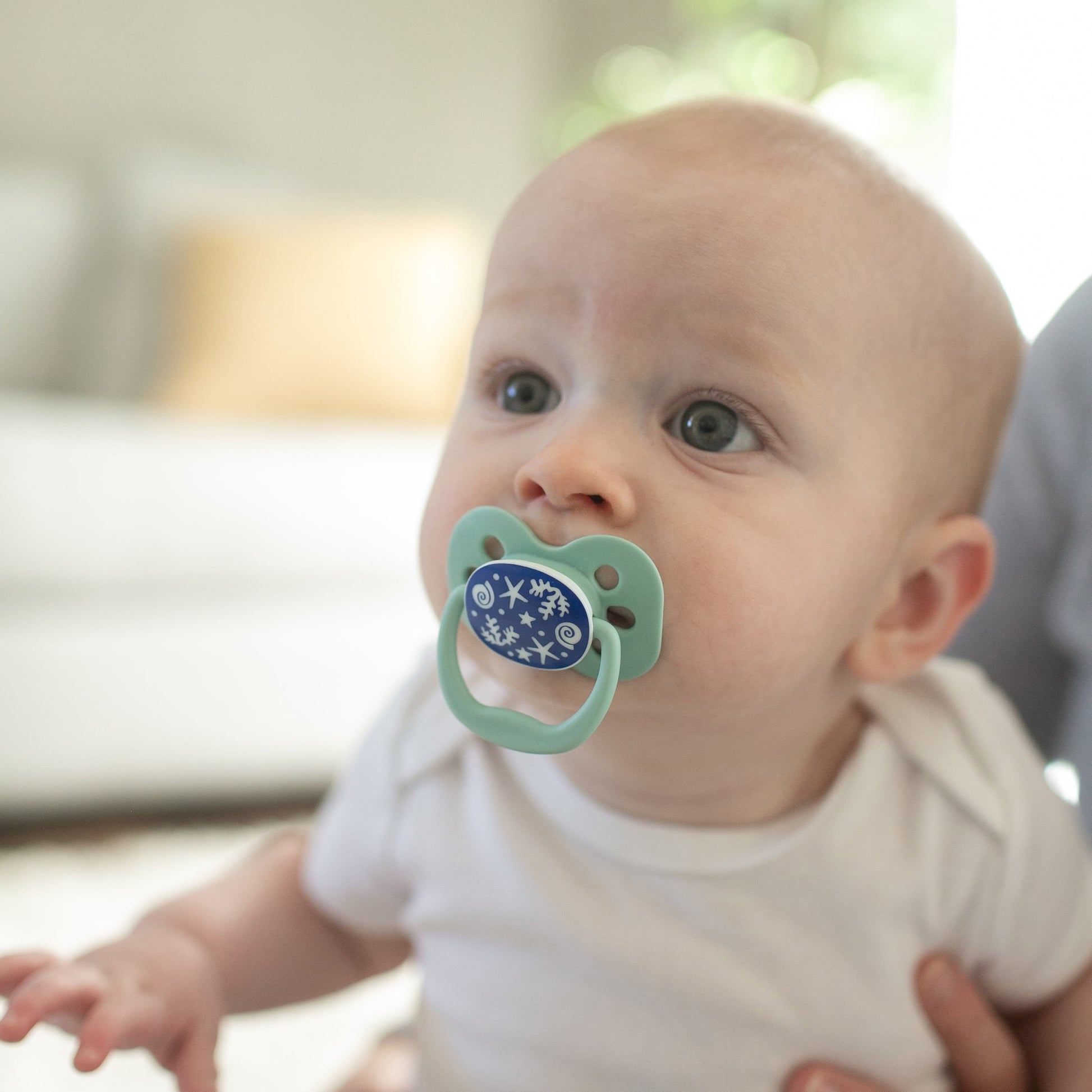 Advantage Baby Pacifier, Fully Symmetrical, Silicone Bulb, 0-6M, BPA Free, Sunrise/Glow, 4 Pack