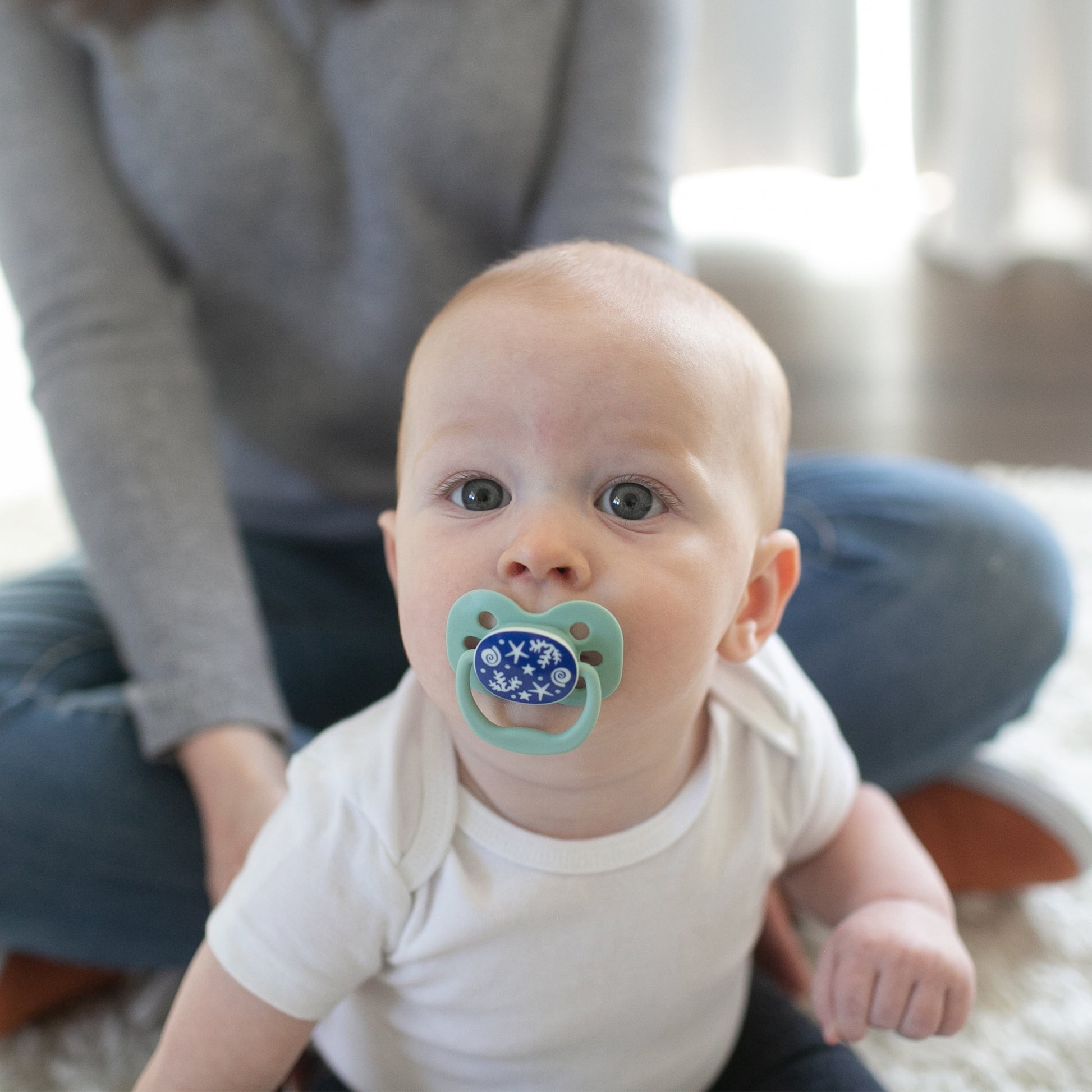 Advantage Baby Pacifier, Fully Symmetrical, Silicone Bulb, 0-6M, BPA Free, Sunrise/Glow, 4 Pack