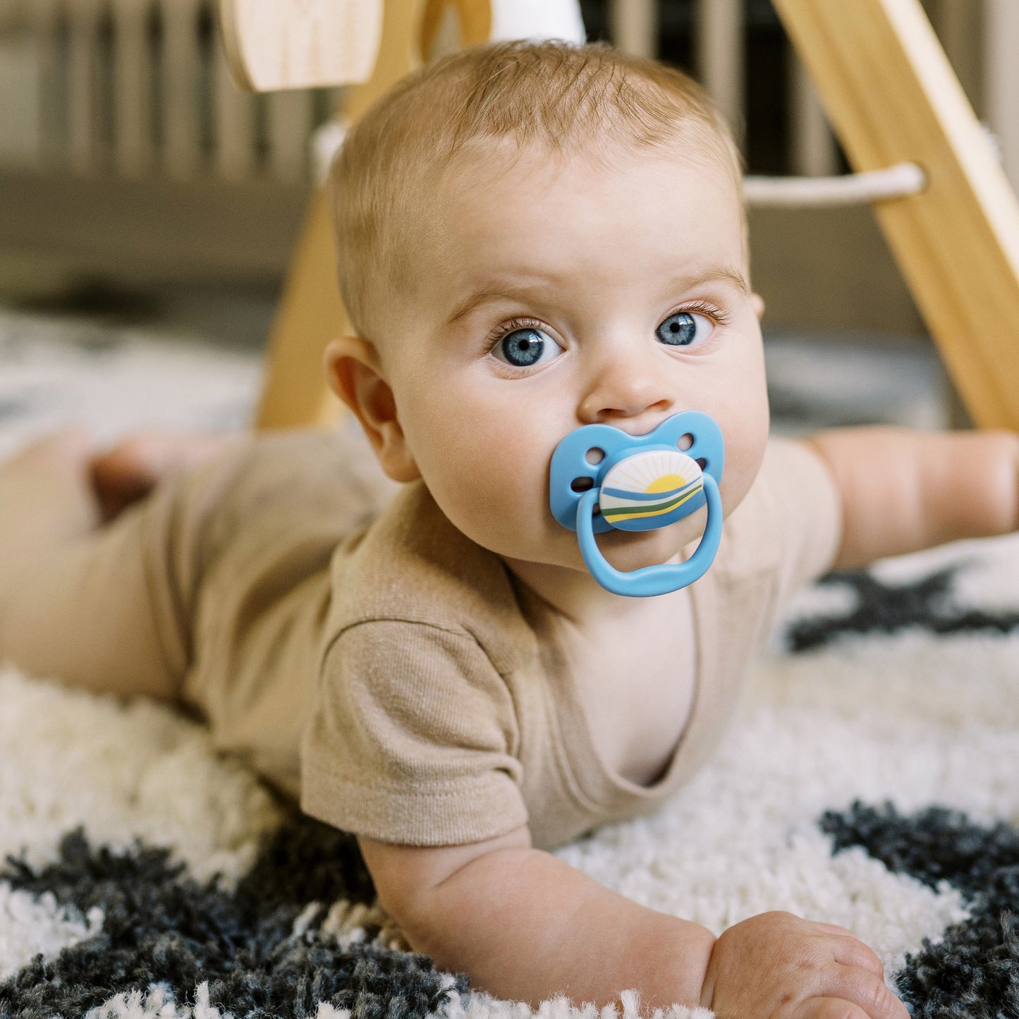 Advantage Baby Pacifier, Fully Symmetrical, Silicone Bulb, 0-6M, BPA Free, Sunrise/Glow, 4 Pack